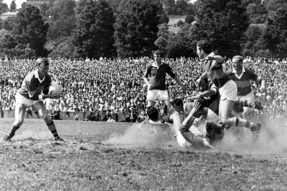 Donie O Sullivan grabs the ball in the Munster Final vs Cork in 1970