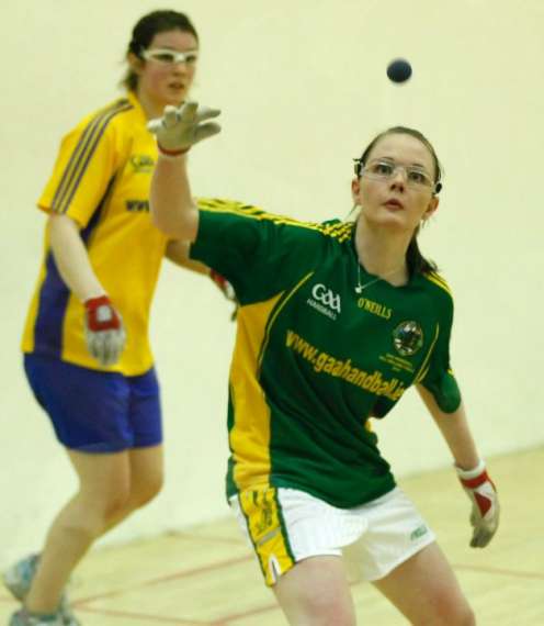 Maria Daly in action against Marianna Rushe